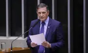 Mendonça concede liminar e Crivella fica apto ao Senado no Rio