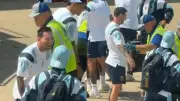 Messi cai na gargalhada durante revista de segurança em aeroporto nos EUA