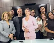 Michelle Bolsonaro visita PL Mulher e posa com equipe após atritos com Flávio