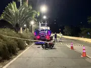 Motociclista morre ao bater em caminhão-pipa em Campinas