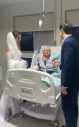 Noiva vai da igreja ao hospital para visitar avó internada em MG