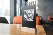 Nova lei em Poços de Caldas permite cardápio digital para deficientes visuais