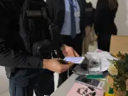 Operação prende 10 advogados e 12 detentos em facções na BA