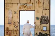 Papa Leão XIV pede proteção a migrantes em visita a Lampedusa
