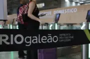 PF prende mulher com anabolizantes e remédios para emagrecer no Galeão