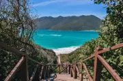 Pontal do Atalaia é eleita uma das 50 melhores praias do planeta