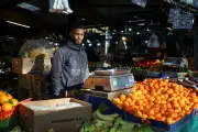 Preços mundiais dos alimentos caem ligeiramente em junho, diz FAO