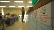 Proibição de celulares: 85% dos professores veem melhora no DF