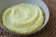 Purê de Batata com Alho Poró e Açafrão: Receita Fácil e Cremosa