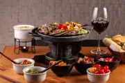Sabores que aquecem o inverno: fondue, massas e sopas em Niterói