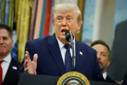 Trump confirma que pediu à Fifa revisão de cartão vermelho de Balogun
