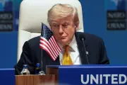 Trump diz a aliados da Otan que quer manter EUA na aliança