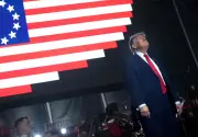 Zakaria: EUA podem reverter retrocesso democrático apesar de Trump